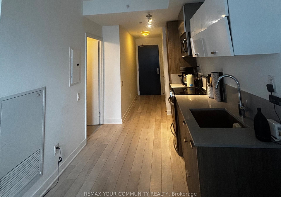 290-adelaide-street-w-toronto-ontario-c13214228