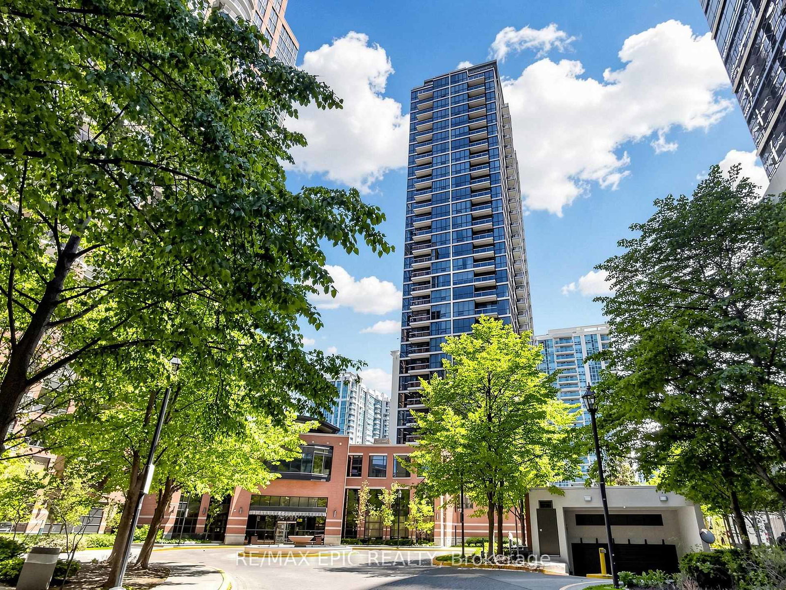 23-sheppard-avenue-e-north-york-ontario-c13214532