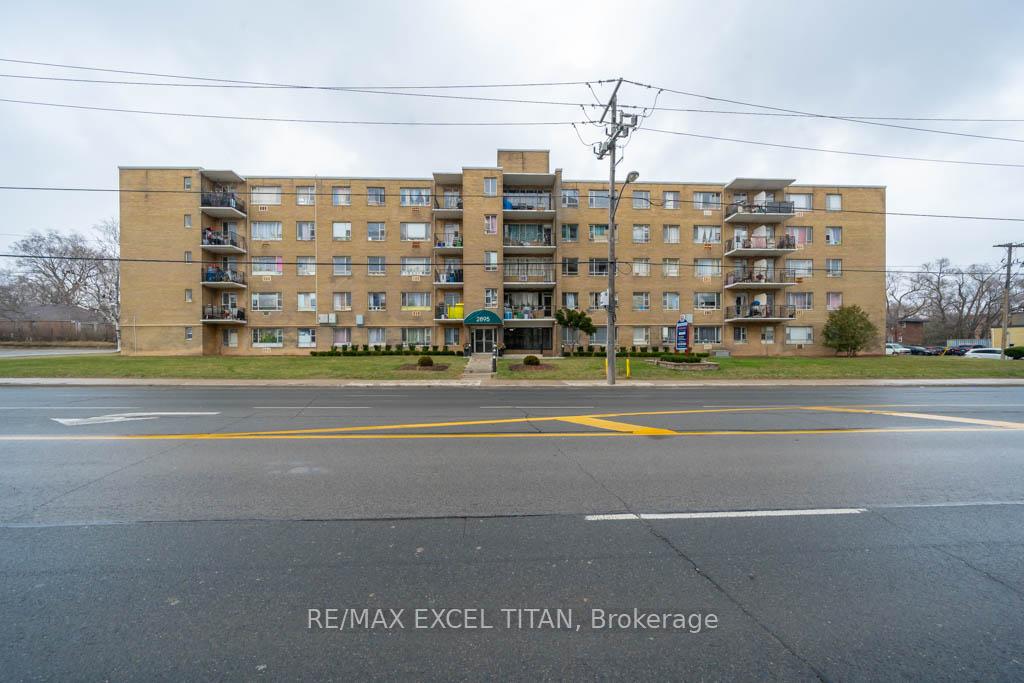 2895-bathurst-street-toronto-ontario-c13214668