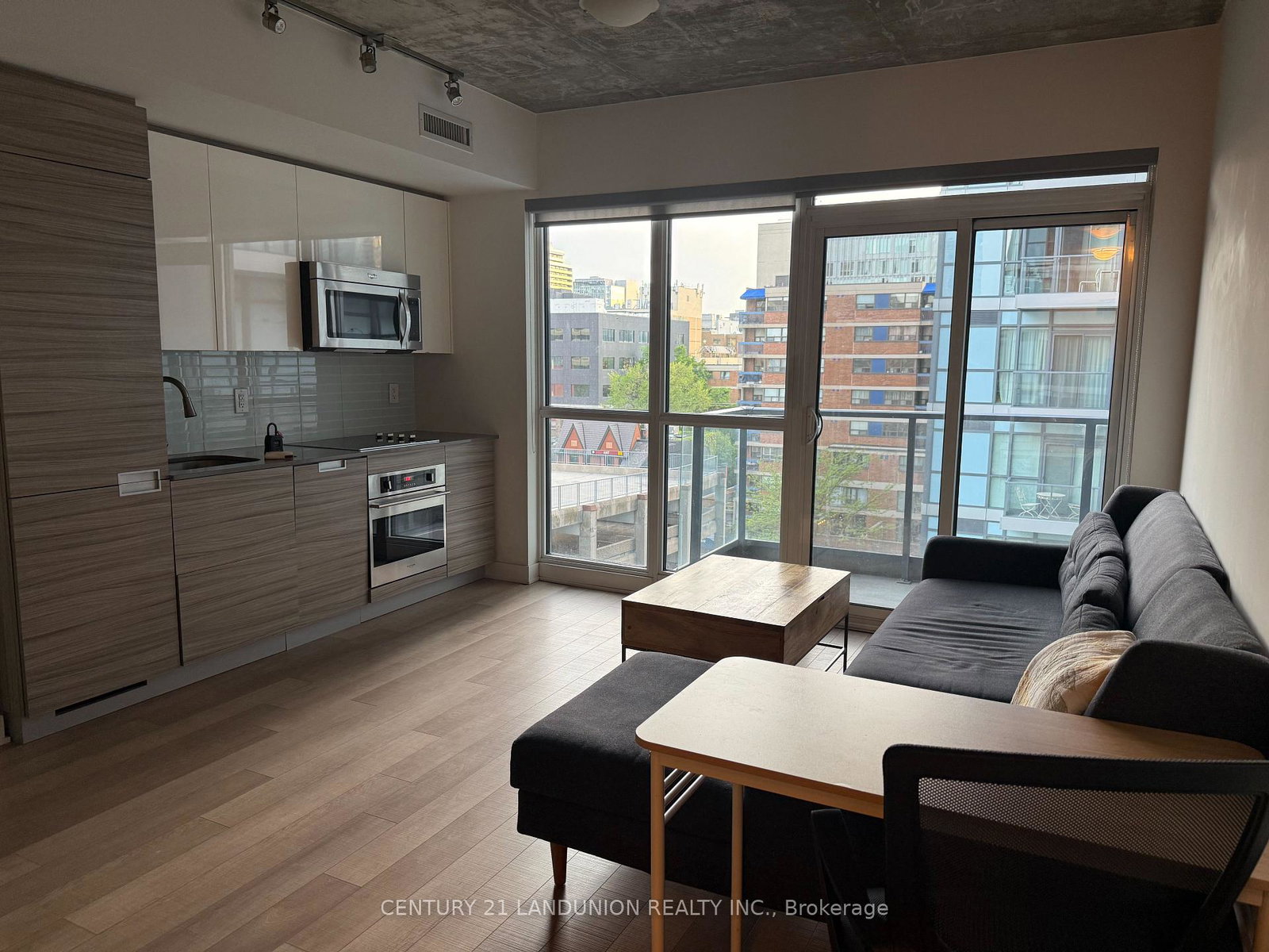 210-simcoe-street-toronto-ontario-c13214790