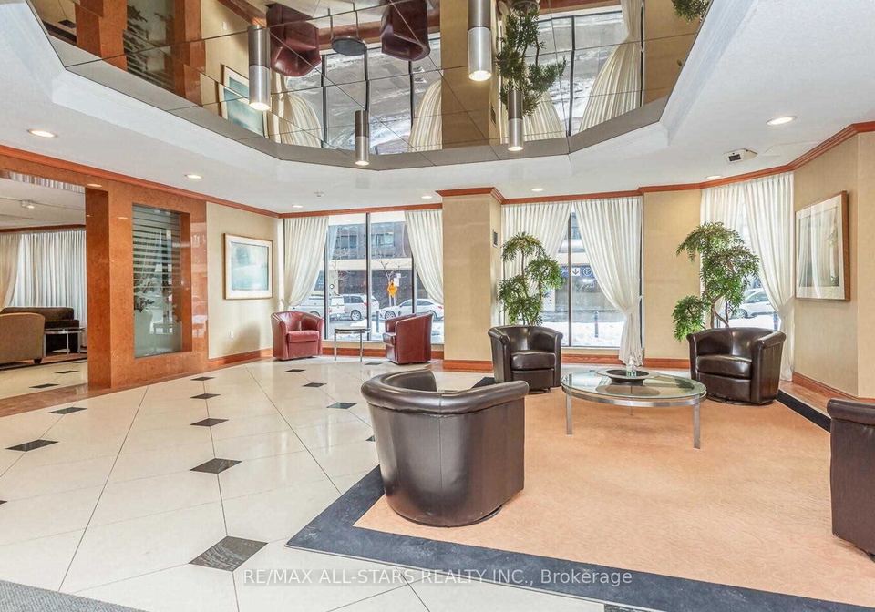 633-bay-street-toronto-ontario-c13215396