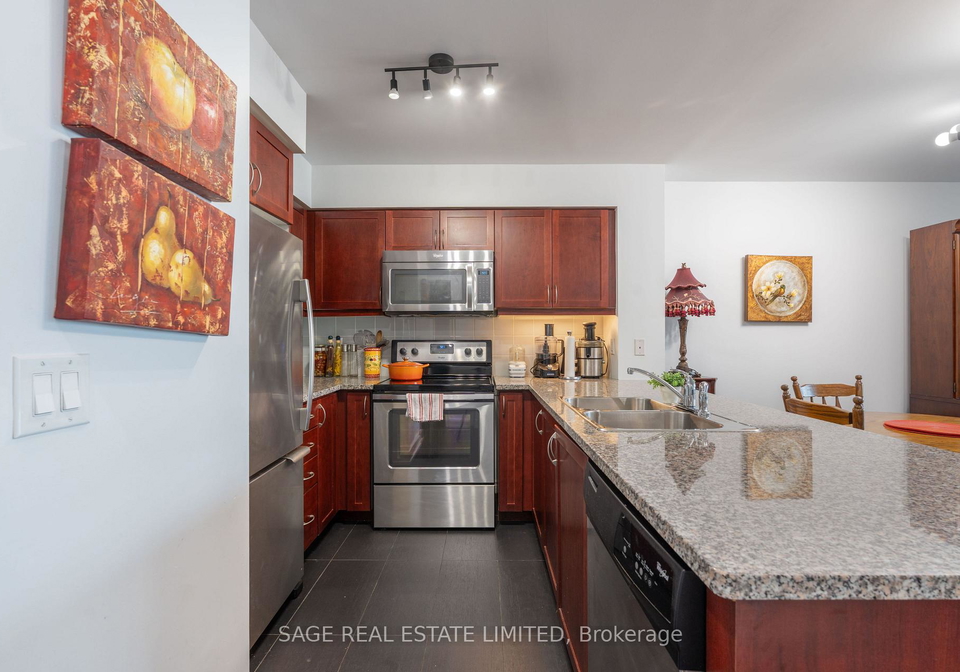 19-grand-trunk-crescent-toronto-ontario-c13215606