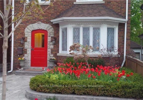 311-chaplin-crescent-toronto-ontario-c13215820