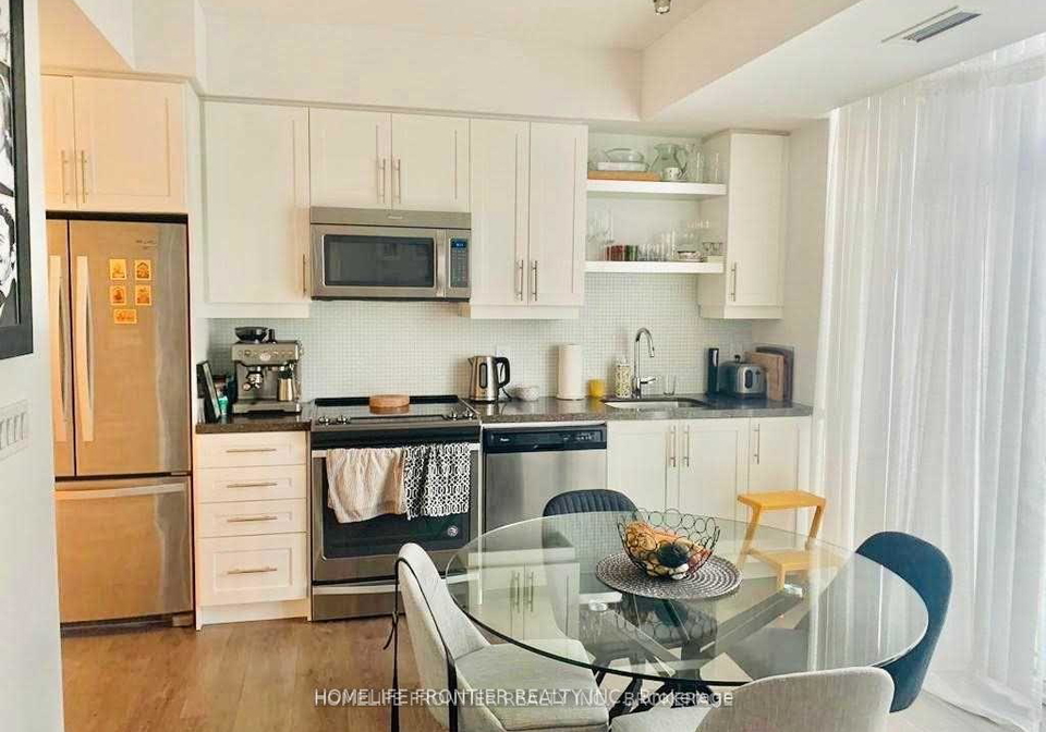 525-adelaide-street-w-toronto-ontario-c13216384