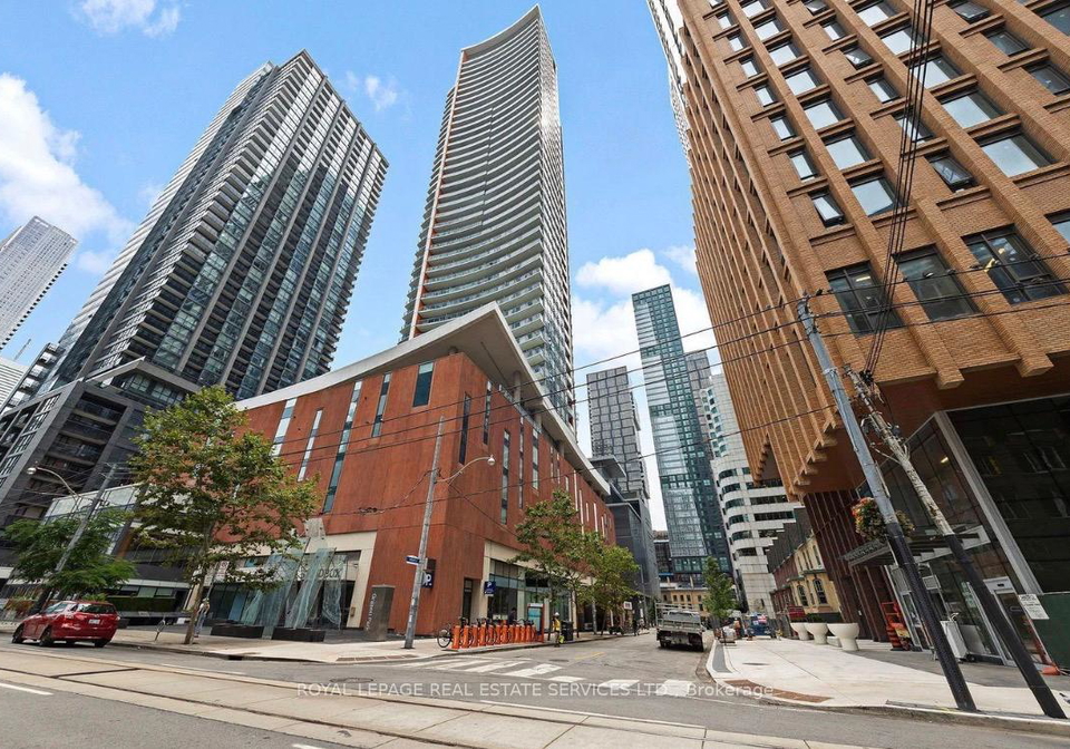 21-widmer-street-toronto-ontario-c13216420