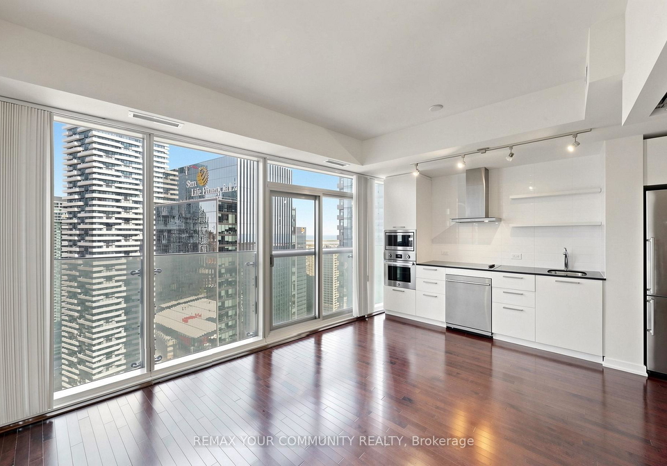 12-york-street-toronto-ontario-c13216480