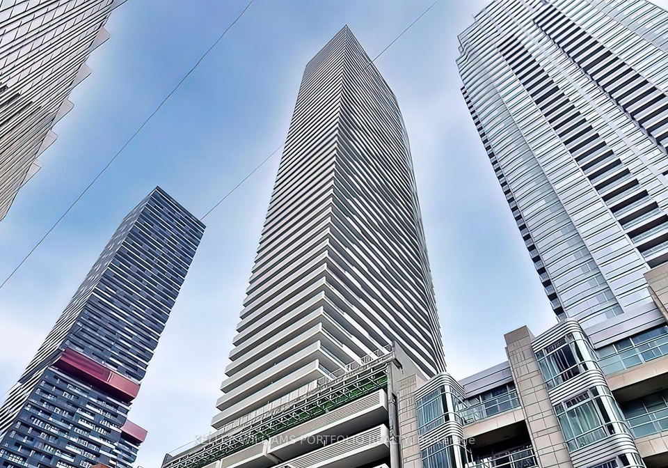 2221-yonge-street-toronto-ontario-c13216680
