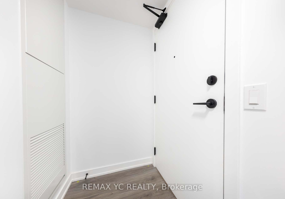 100-queen-street-e-toronto-ontario-c13216756