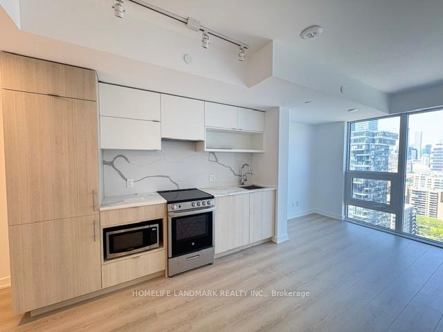 100-queen-street-e-toronto-ontario-c13217314