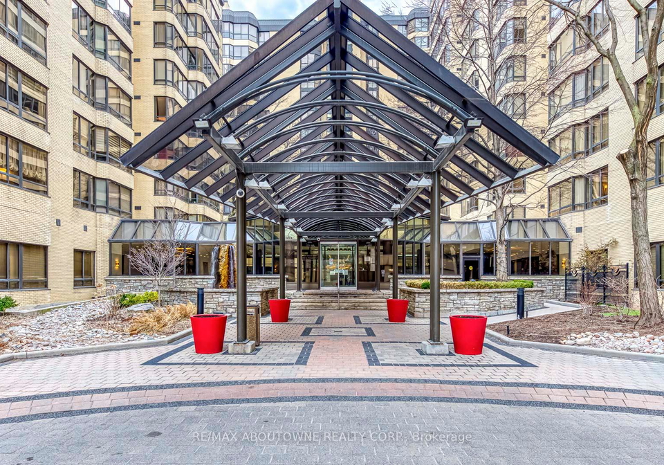 211-saint-patrick-street-toronto-ontario-c13217334