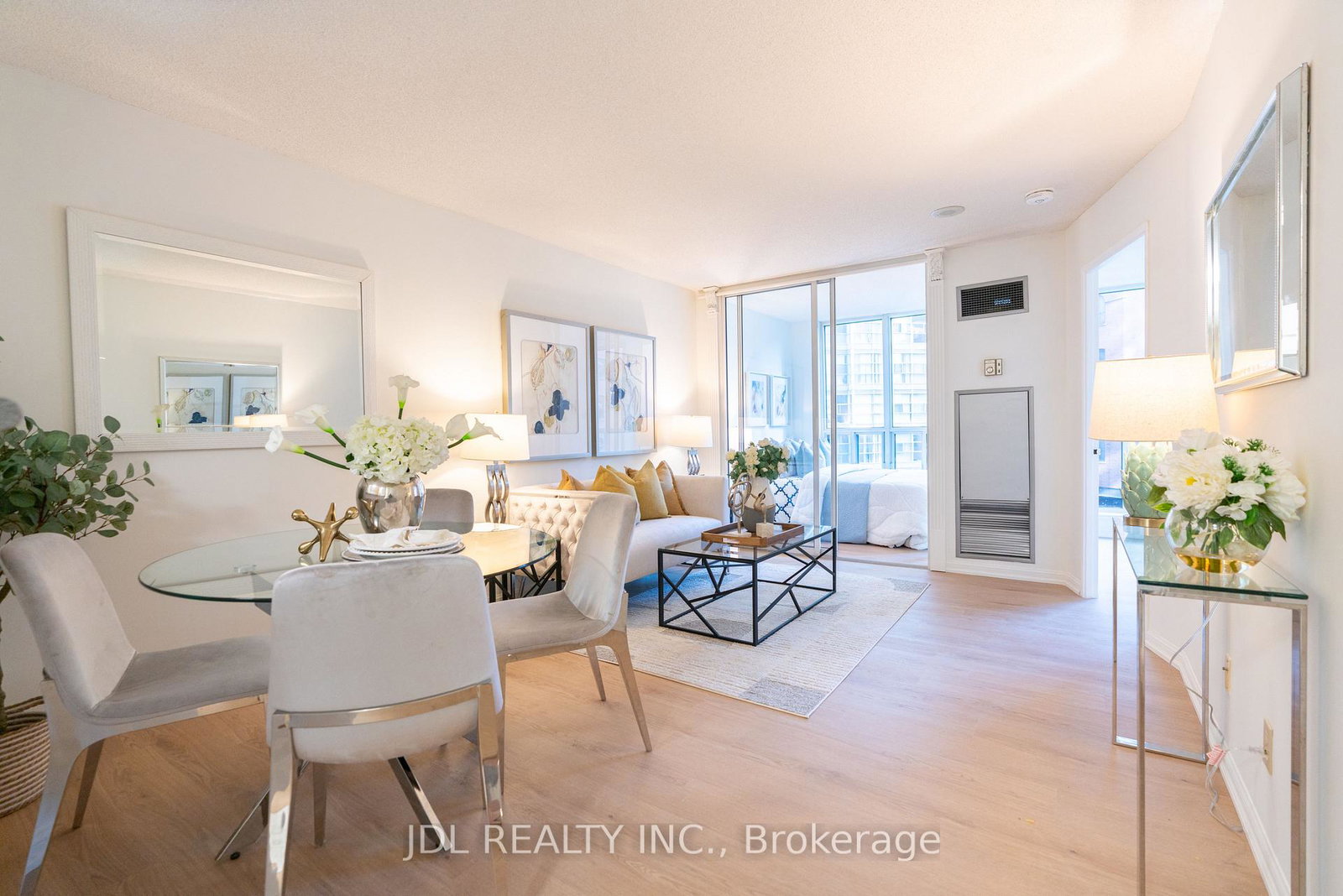 24-wellesley-street-w-toronto-ontario-c13217536