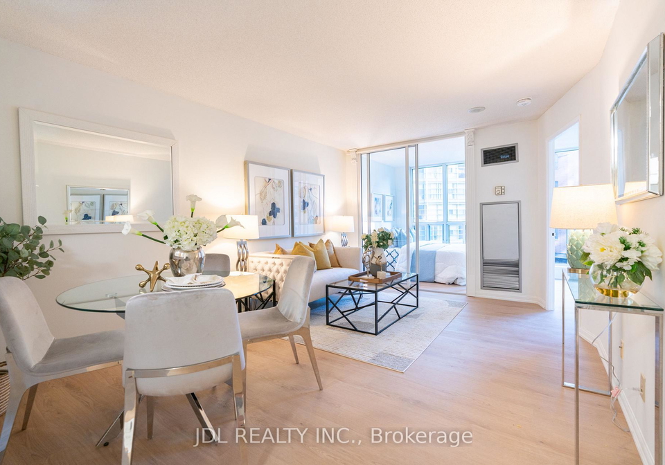 24-wellesley-street-w-toronto-ontario-c13217536