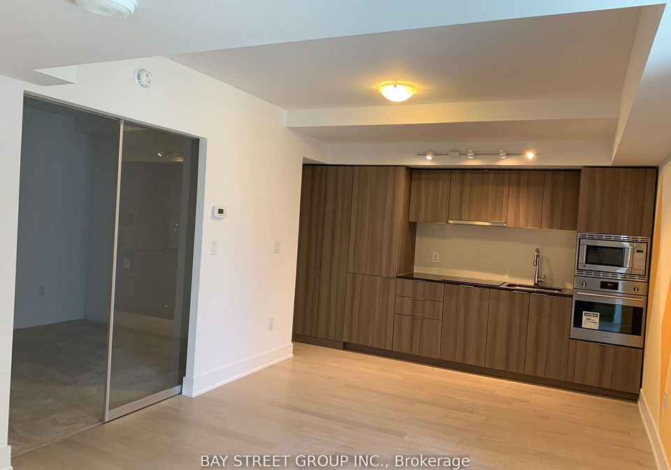 955-bay-street-toronto-ontario-c13217576