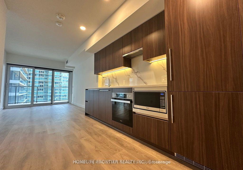 3-concord-cityplace-way-toronto-ontario-c13217872