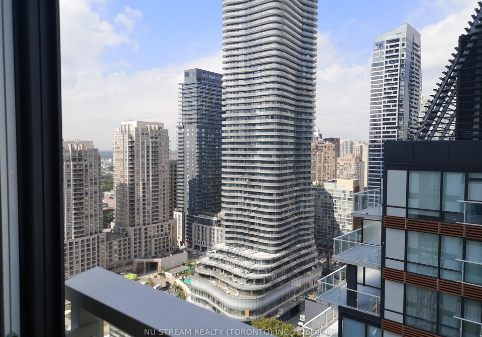 501-yonge-street-toronto-ontario-c13217986