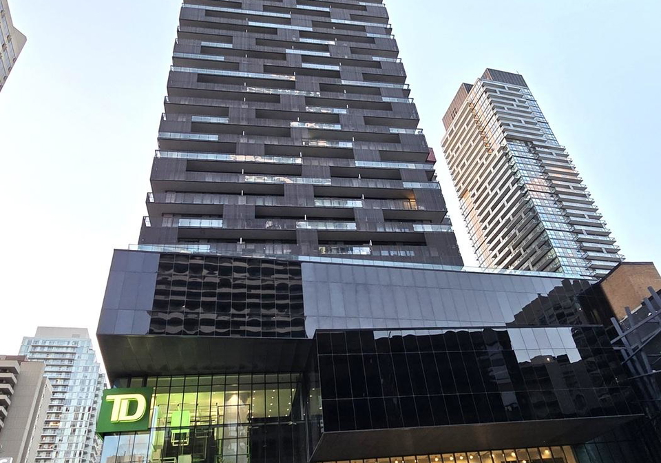 8-eglinton-avenue-e-toronto-ontario-c13218124