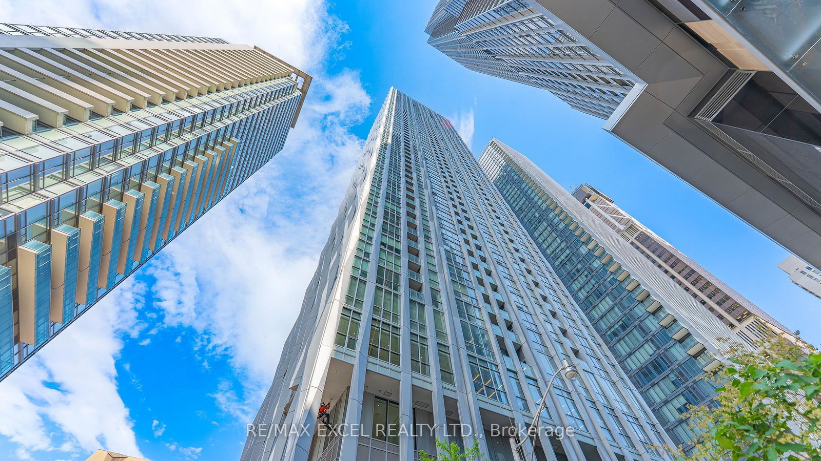 1-yorkville-avenue-toronto-ontario-c13218180
