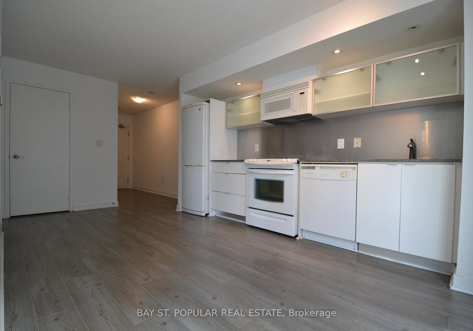 4k-spadina-avenue-toronto-ontario-c13218186