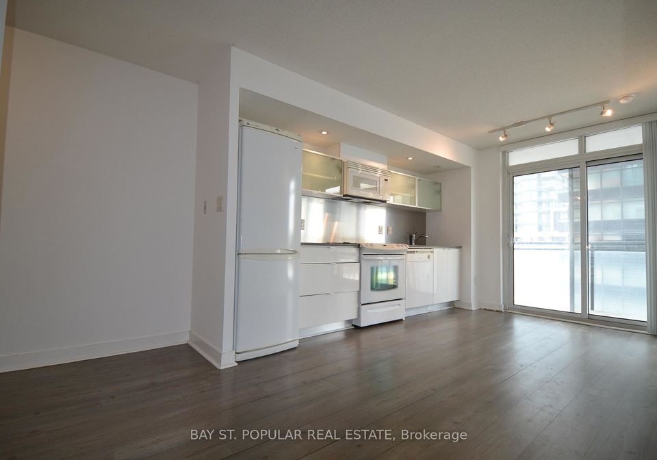 4k-spadina-avenue-toronto-ontario-c13218186
