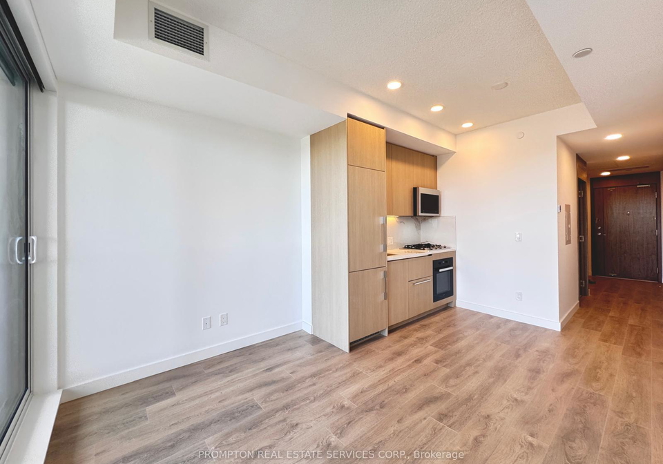 18-esther-shiner-boulevard-north-york-ontario-c13218396
