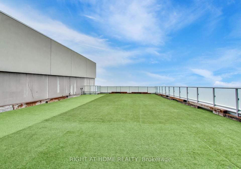 39-queens-quay-e-toronto-ontario-c13218472
