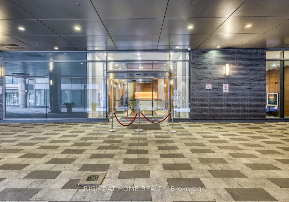 295-adelaide-street-w-toronto-ontario-c13218584