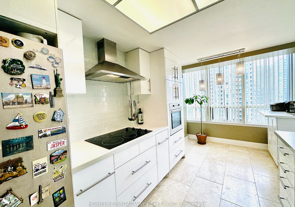 7-bishop-avenue-north-york-ontario-c13218606