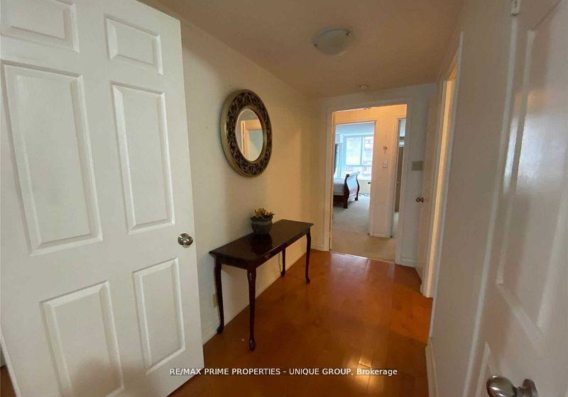 717-bay-street-toronto-ontario-c13218642