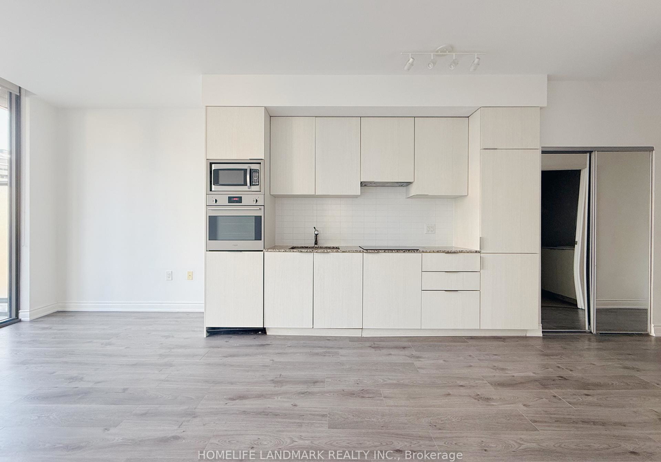 11-wellesley-street-w-toronto-ontario-c13218688
