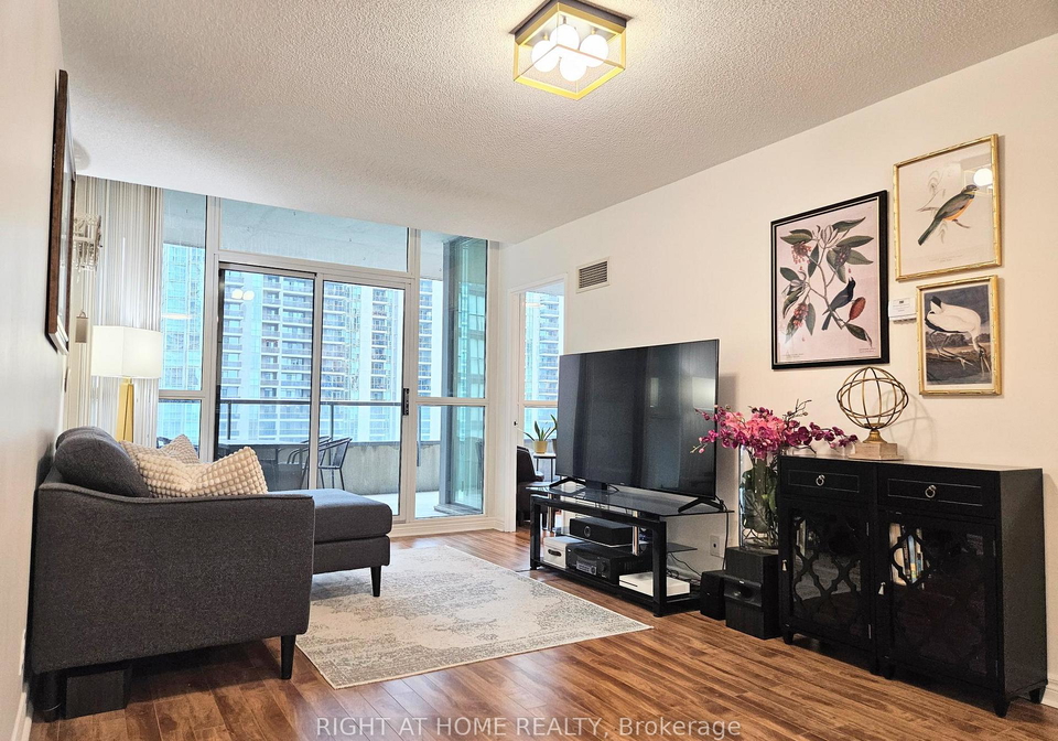 23-hollywood-avenue-north-york-ontario-c13218812