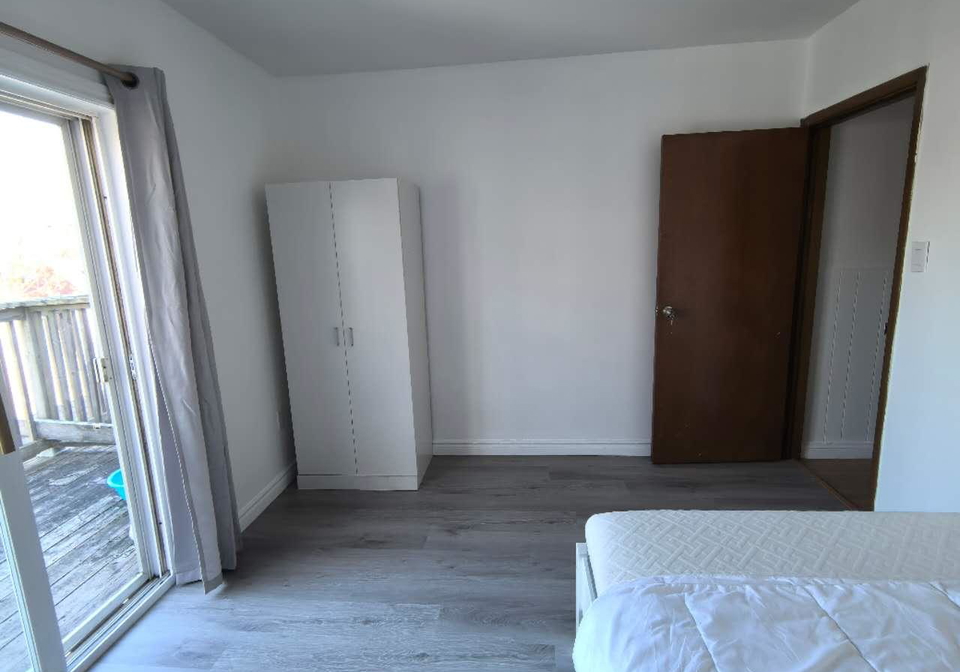 137a-markham-street-toronto-ontario-c13218820