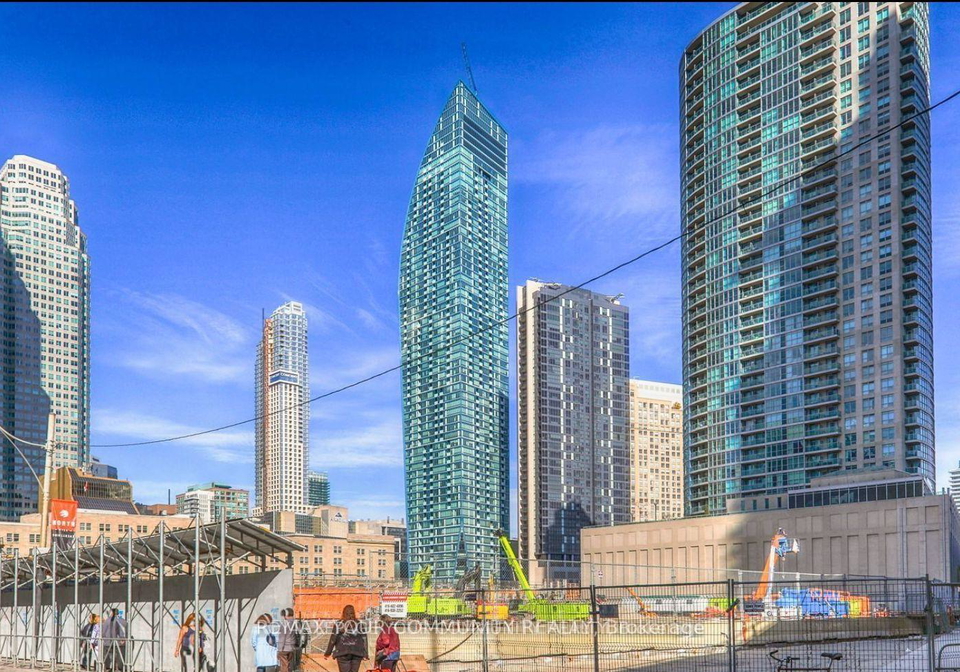 8-the-esplanade-toronto-ontario-c13220350