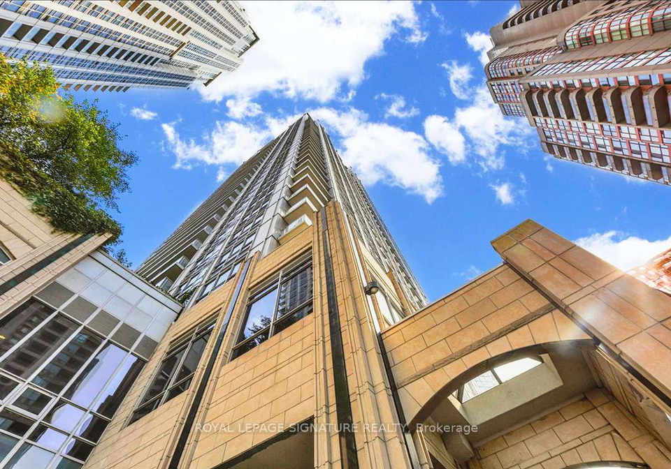 761-bay-street-toronto-ontario-c13220402