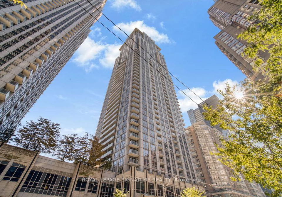 761-bay-street-toronto-ontario-c13220402