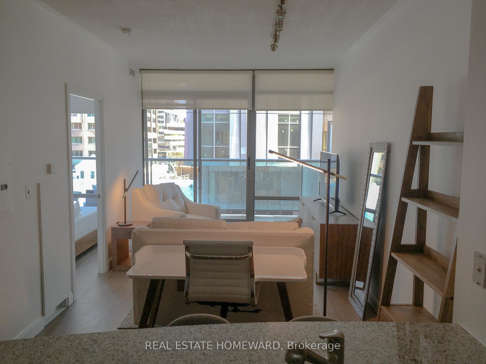 18-yorkville-avenue-toronto-ontario-c13220412