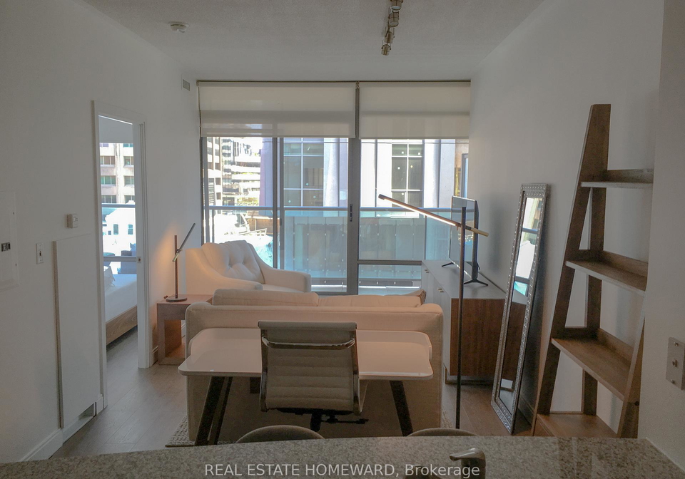 18-yorkville-avenue-toronto-ontario-c13220412