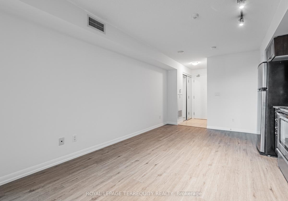 209-fort-york-boulevard-toronto-ontario-c13220524