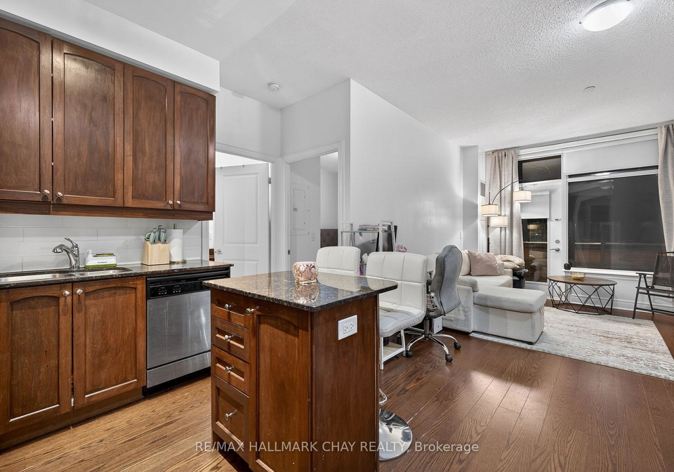 701-sheppard-avenue-w-toronto-ontario-c13220558