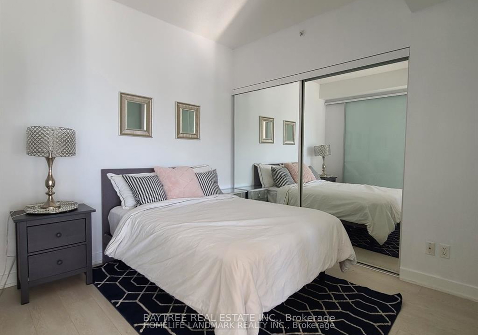 20-bruyeres-mews-toronto-ontario-c13220890