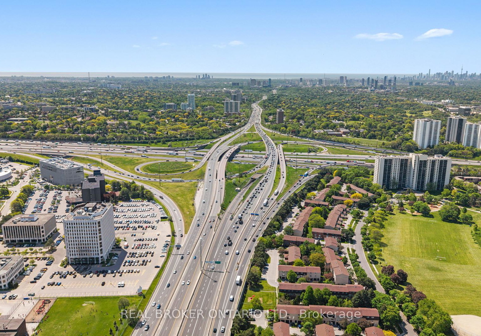 2015-sheppard-avenue-e-north-york-ontario-c13220954