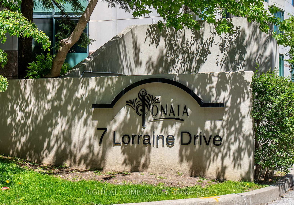 7-lorraine-drive-toronto-ontario-c13221068