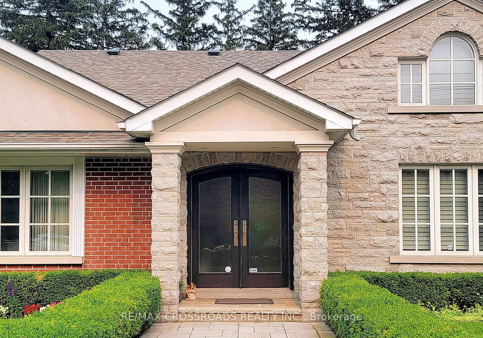 9-daleberry-place-north-york-ontario-c13221178