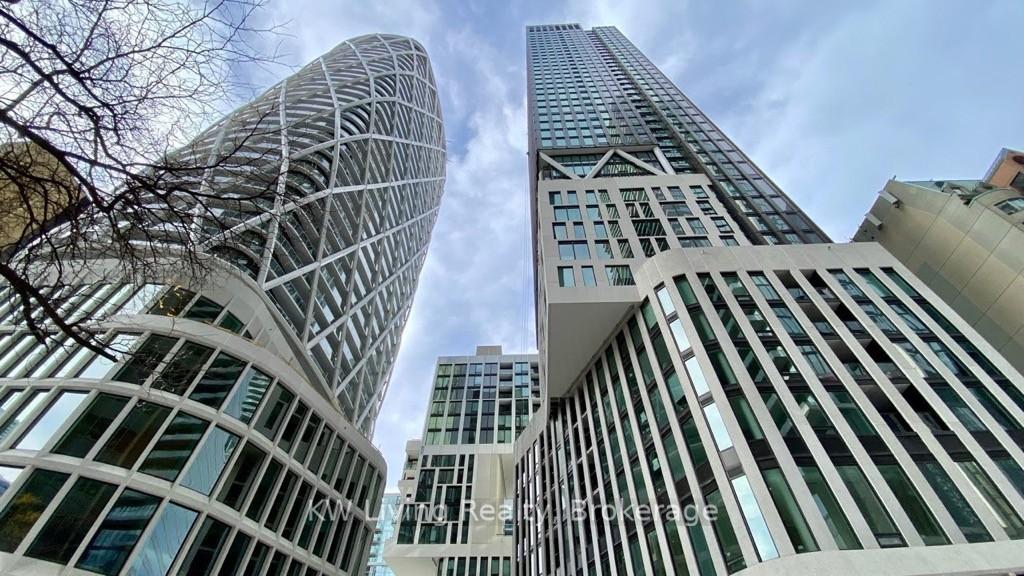 238-simcoe-street-toronto-ontario-c13221318