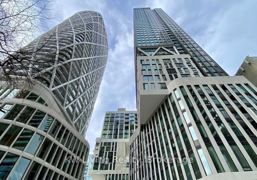 238-simcoe-street-toronto-ontario-c13221318
