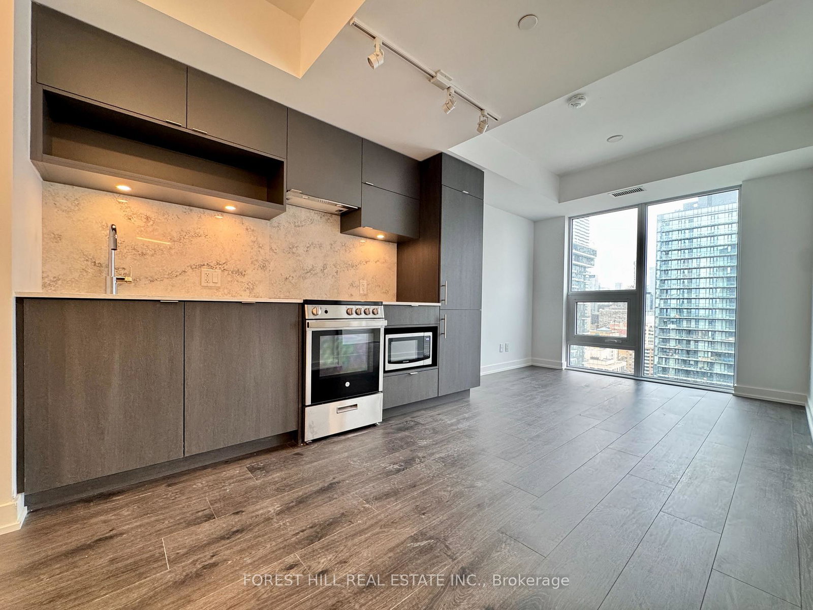 100-queen-street-e-toronto-ontario-c13221336