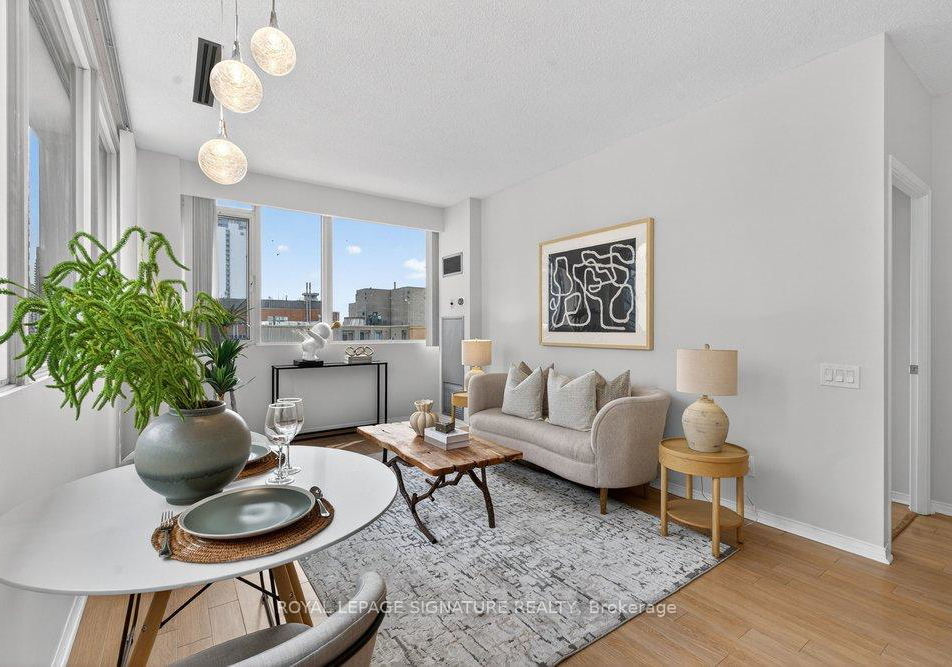 555-yonge-street-toronto-ontario-c13221732