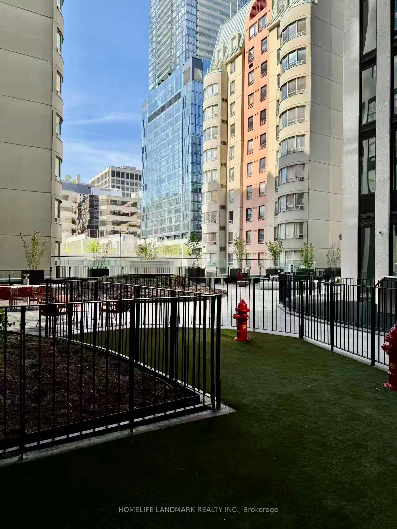 238-simcoe-street-toronto-ontario-c13222320