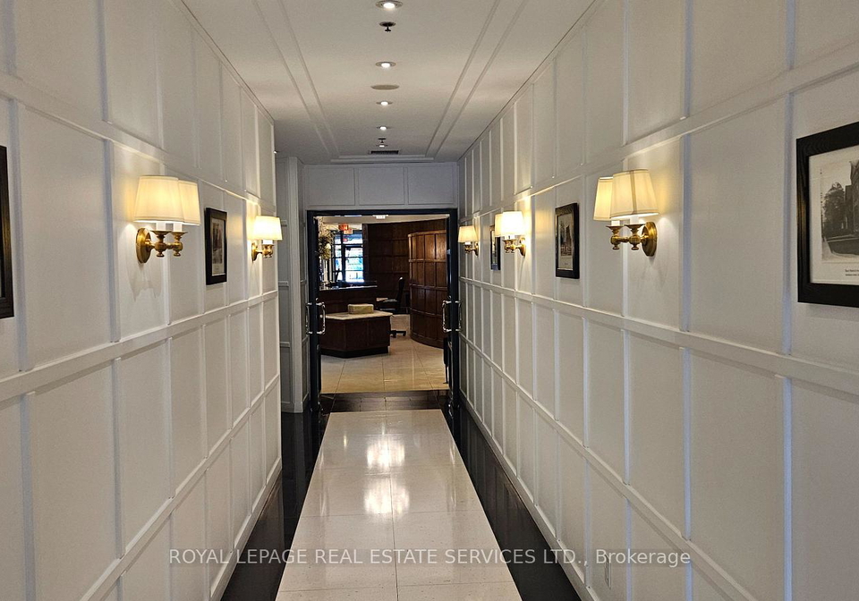 102-bloor-street-w-toronto-ontario-c13222422