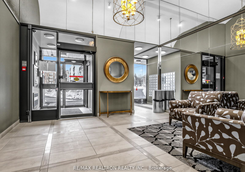 20-fashion-roseway-north-york-ontario-c13222758