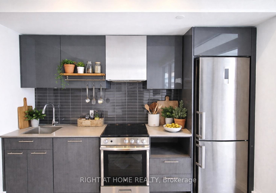 251-jarvis-street-toronto-ontario-c13223120